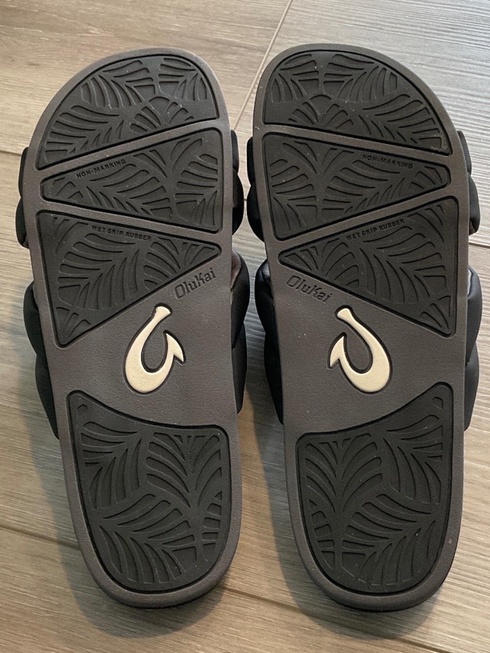 OluKai Hila Water Resistant Slide Sandal Black Size 10 LIKE NEW - Picture 5 of 7